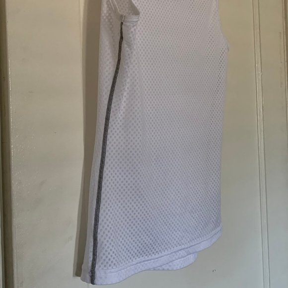 Performance Bike Athletic Top ~ EUC - Picture 3 of 7